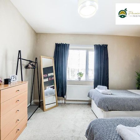 3 Bedroom House With 5 Beds House By Passionfruit Properties Near Coventry City Centre - Bcc Eksteriør bilde