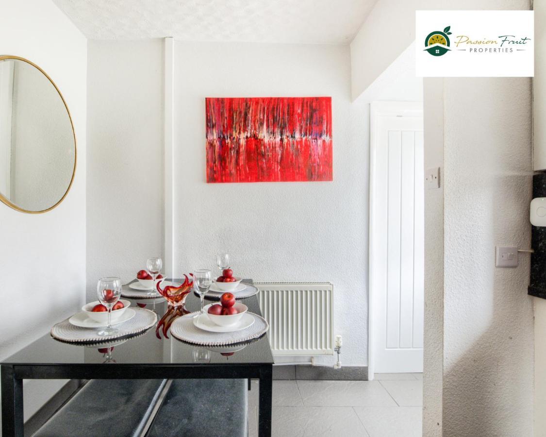3 Bedroom House With 5 Beds House By Passionfruit Properties Near Coventry City Centre - Bcc Eksteriør bilde