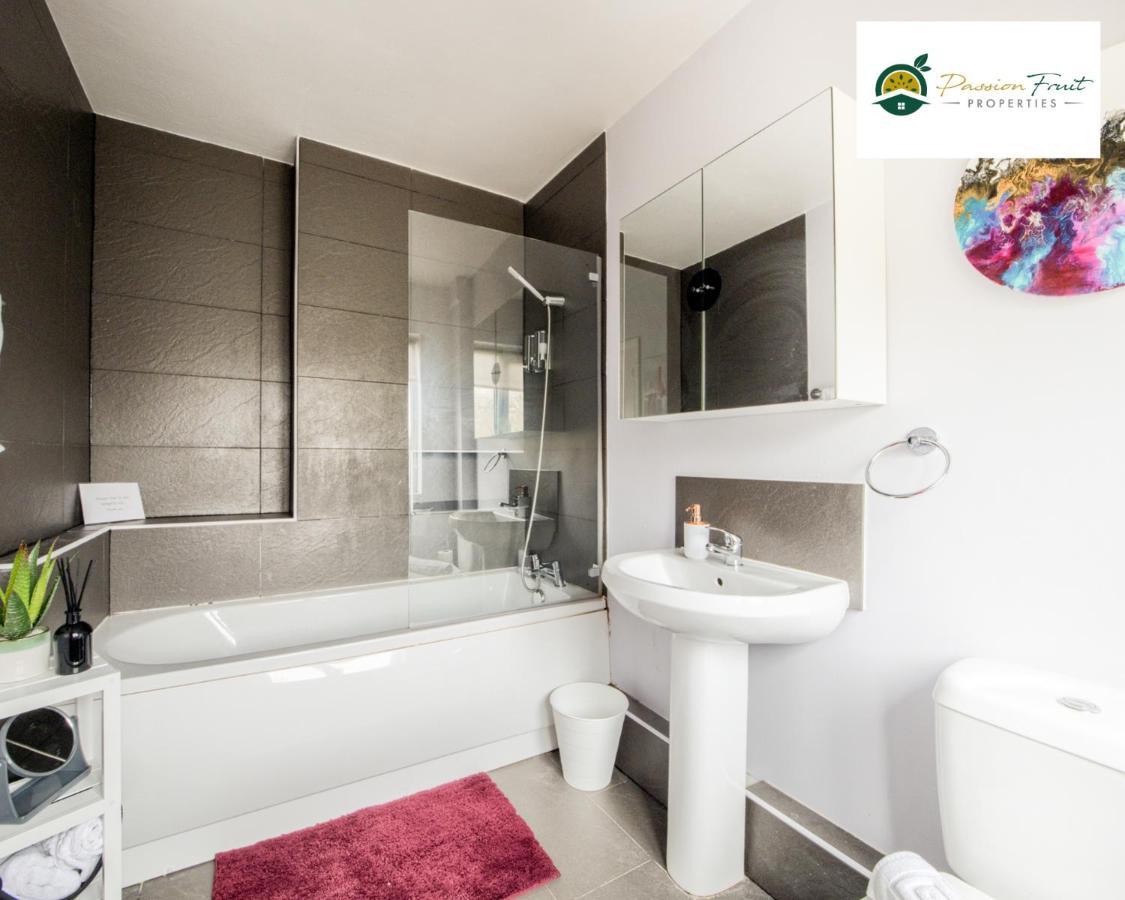 3 Bedroom House With 5 Beds House By Passionfruit Properties Near Coventry City Centre - Bcc Eksteriør bilde