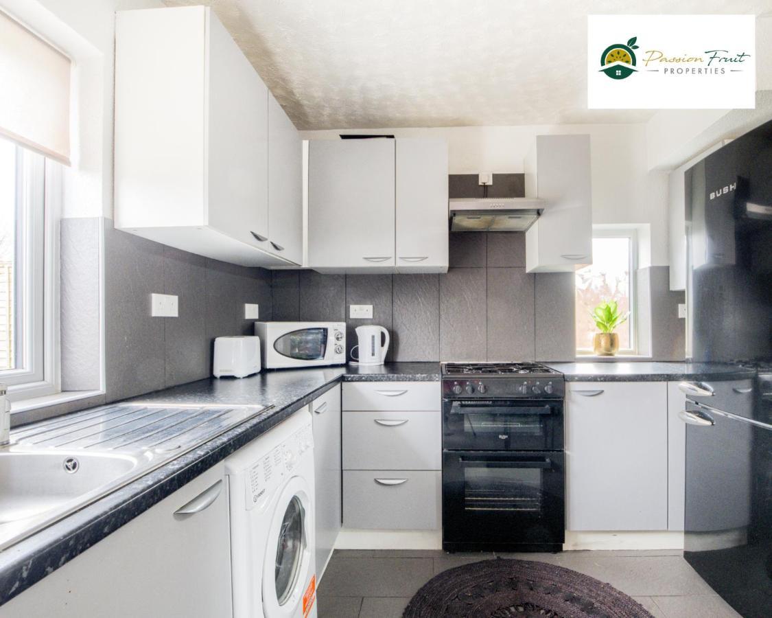 3 Bedroom House With 5 Beds House By Passionfruit Properties Near Coventry City Centre - Bcc Eksteriør bilde