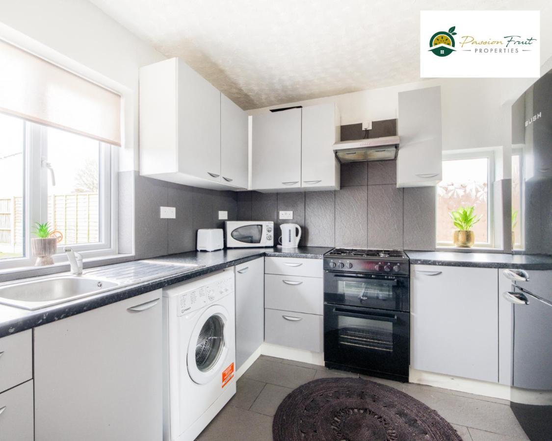 3 Bedroom House With 5 Beds House By Passionfruit Properties Near Coventry City Centre - Bcc Eksteriør bilde