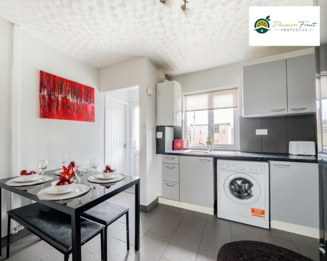 3 Bedroom House With 5 Beds House By Passionfruit Properties Near Coventry City Centre - Bcc Eksteriør bilde